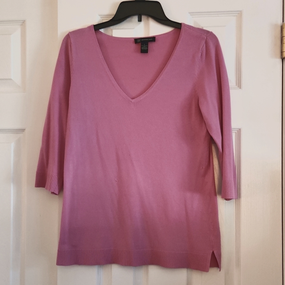 Woman's 3/4 sleeve sweater